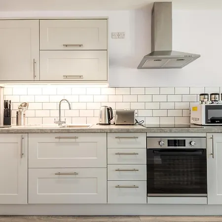 Modern 1 Bedroom In Appartement *