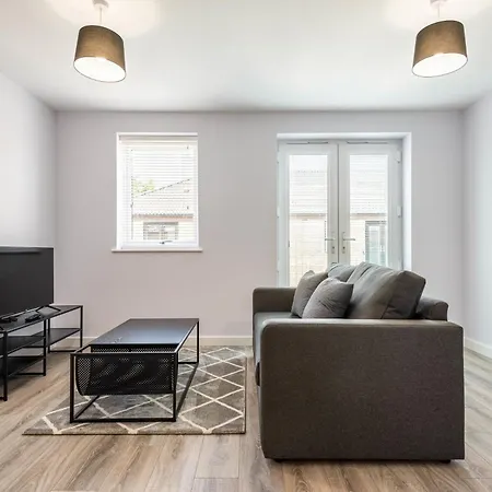 Modern 1 Bedroom In