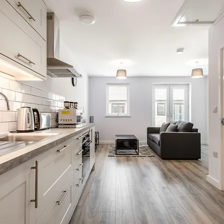 Modern 1 Bedroom In